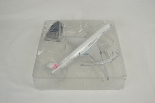 Phoenix 1:200 G2USM921 China Airlines A350-900 Syrmaticus Mikado B-18901 - Picture 2 of 8