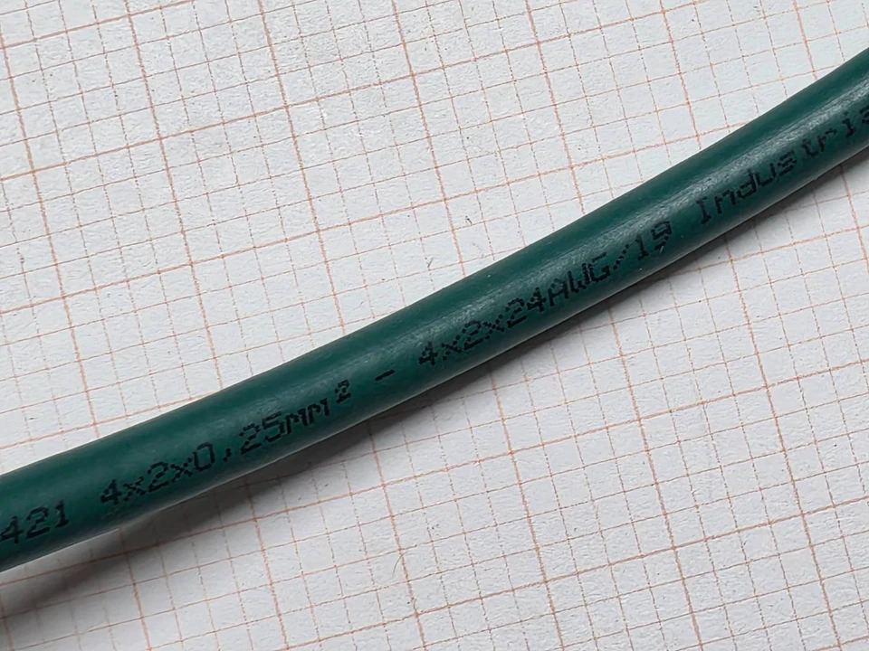 Cabo Ethernet industrial Flamar Molex 1554216010 24/4P Cat5E SF/UTP azul-petróleo/25 pés - Imagem 3 de 4