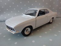 Opel Manta A Weiss Modelauto Ca.12Cm *Neu* 1/34-39