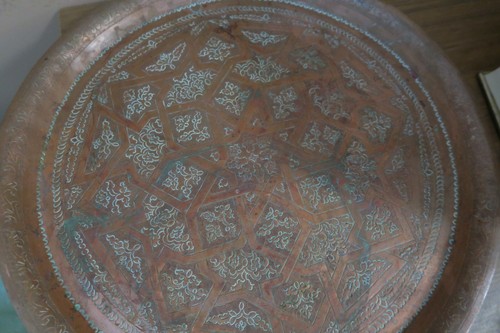 Vintage Moroccan Hand Chased Copper Brass 13.5" Tray Plate Moorish Handmade - Picture 6 of 7