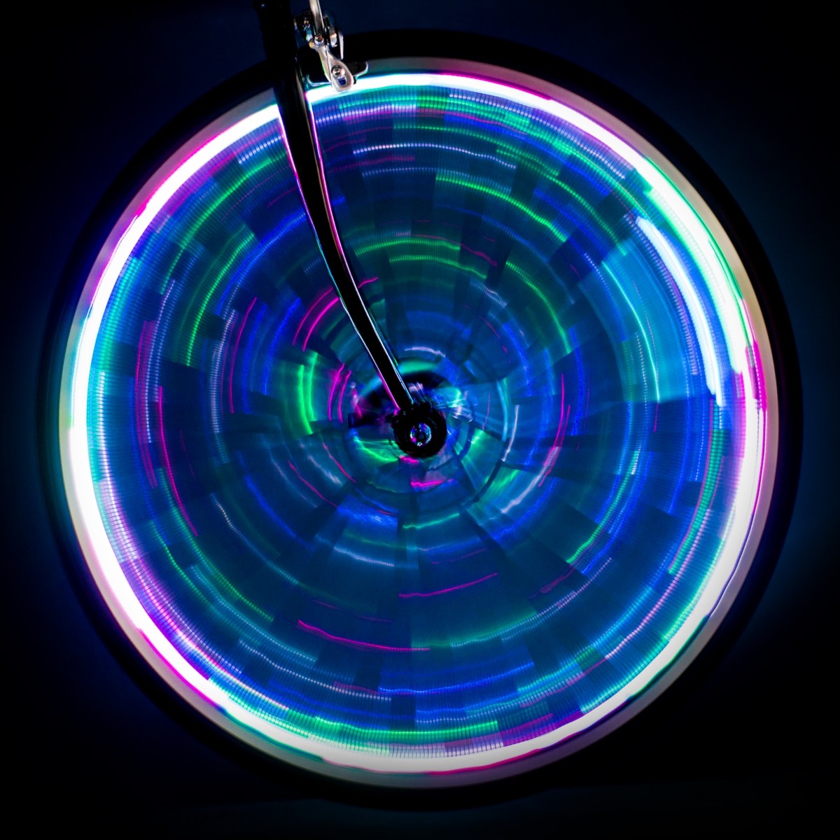 Sunlite WheelGlow LED Wheel Light for 700c - 29in Bikes Water-Resistant 40H 4690₽