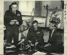 1976 Press Photo Brigadier General A.M. Stroud Jr at Governor's Mansion Ceremony
