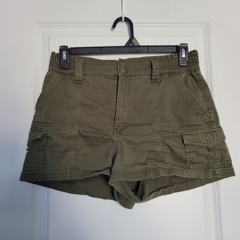 Arizona Jean Co Women's Green Cargo Shorts Size 11 Cotton/Spandex Twill Pockets