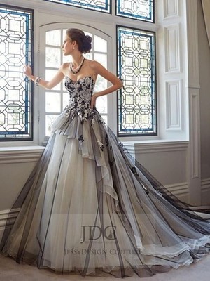 Unique Gothic Lace Wedding Dress Bridal Gown Black White Pearls Custom made Top