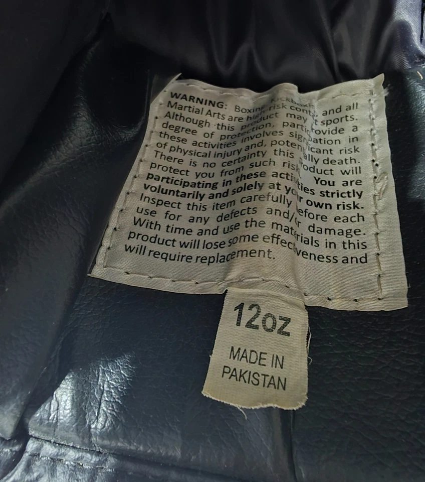 TITLE Classic Boxing Gloves MMA Training 12oz Black/Red - Image 3 of 3