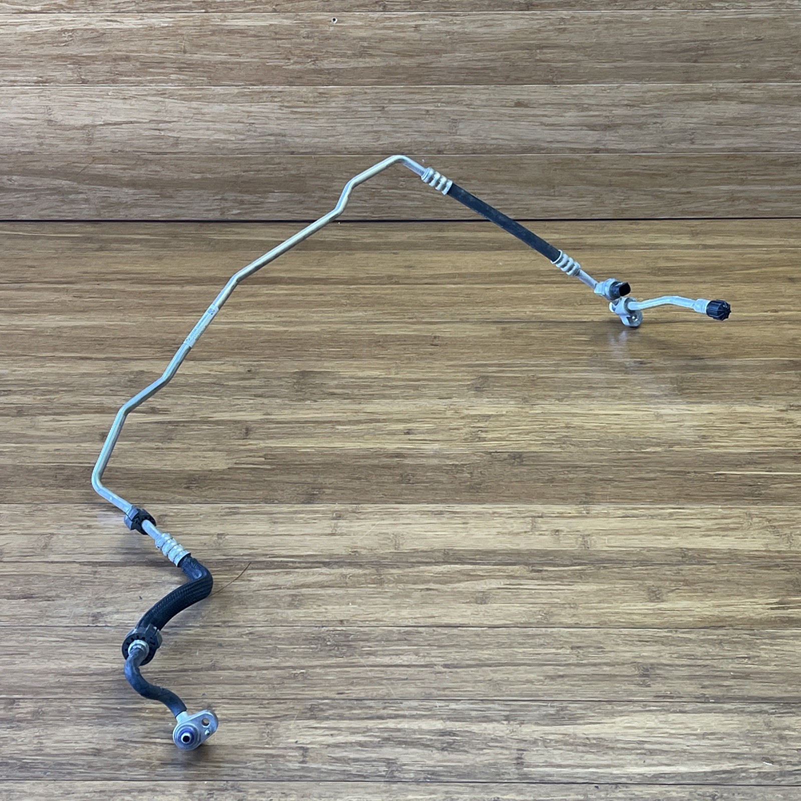 2014-2017 BMW i8 I12 1.5L AWD A/C Refrigerant Discharge Hose Pipe Line OEM