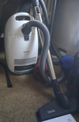 Miele Complete C3  Cat & Dog PowerLine Canister Vacuum Cleaner