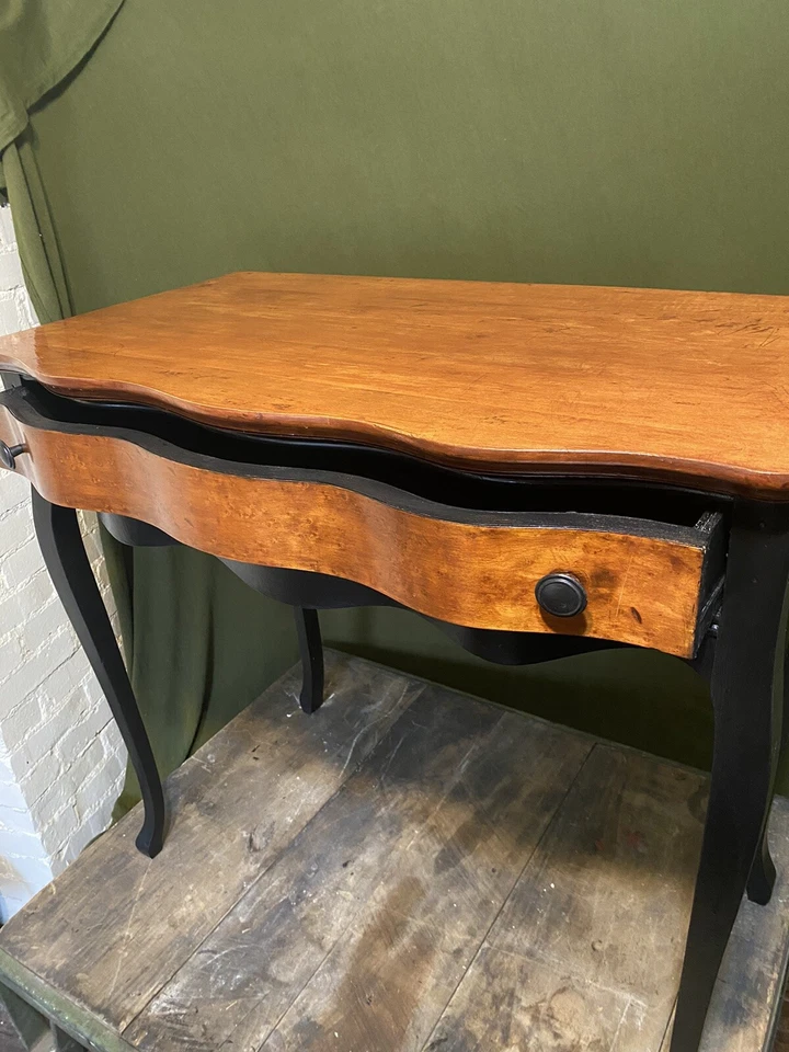 Escritorio antiguo estilo Sheraton. Acabado. Hecho a mano Foto 2 de 4