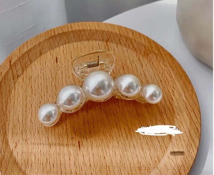 Women Faux Pearl Hair Claw Hair Clip Non Slip All Hair Types  display picture 1