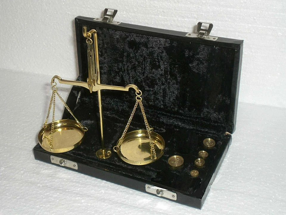 nostalgische Apothekerwaage Goldwaage Waage mit 5 Gewichte von 1g - 10g - Bild 2 von 4