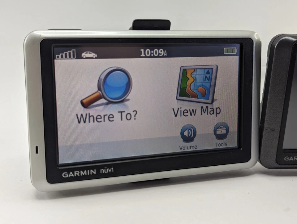 Lot of 2 Garmin Nuvi GPS Units One is Locked both Work Units ONLY PLS READ - Image 2 of 4