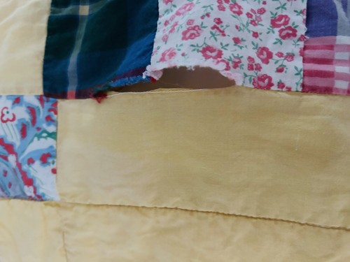 AS IS Vintage Quilt 63 X 77 Cotton Fabric - Picture 5 of 5