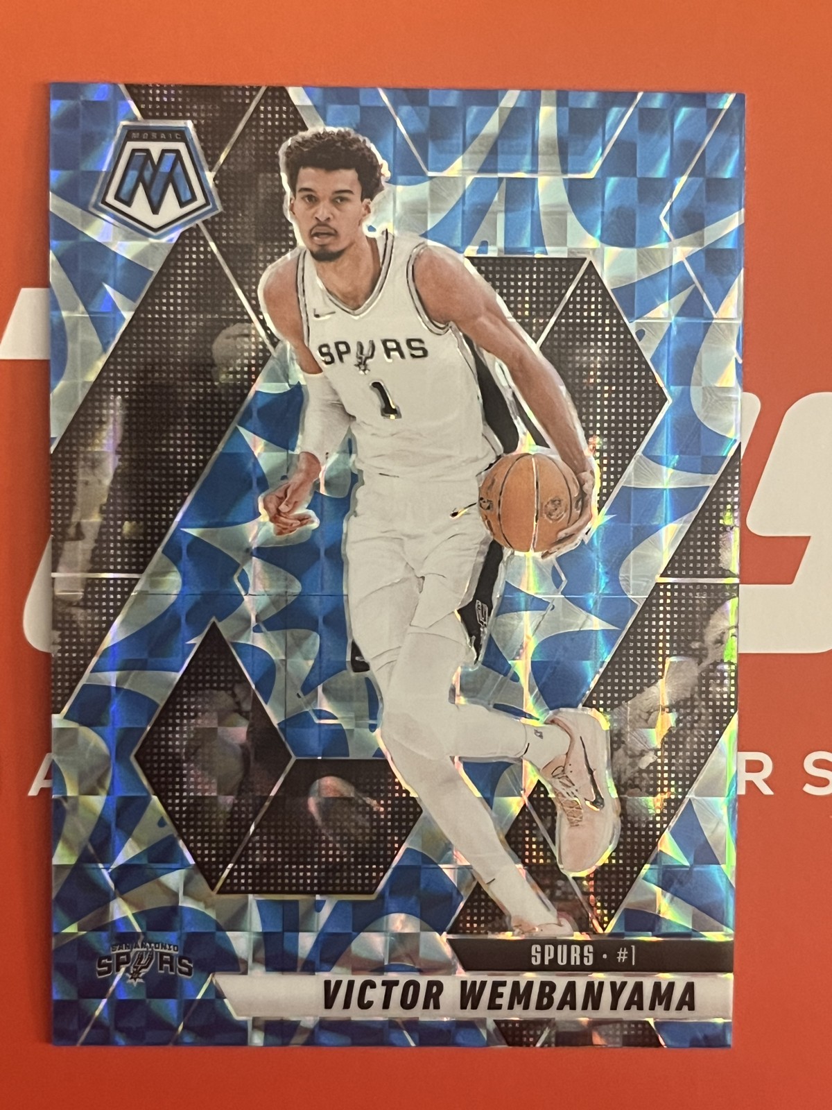 2024-25 Panini Mosaic - Victor Wembanyama #31 Reactive Blue Mosaic Prizm