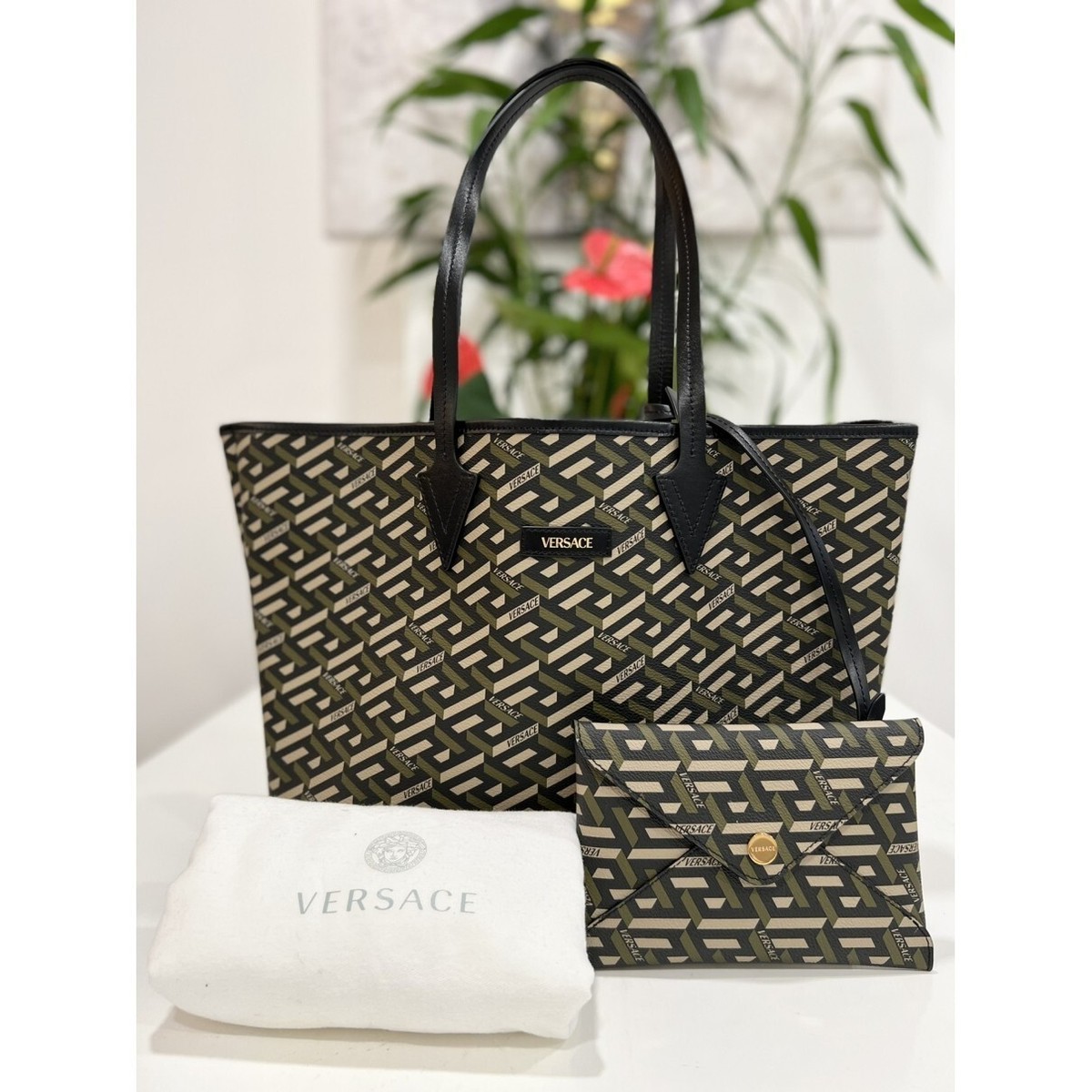 トートバッグ Versace Medium Tote Lamb Leather Versace Parfums Tote Bag Size Medium Handbag New | eBay
