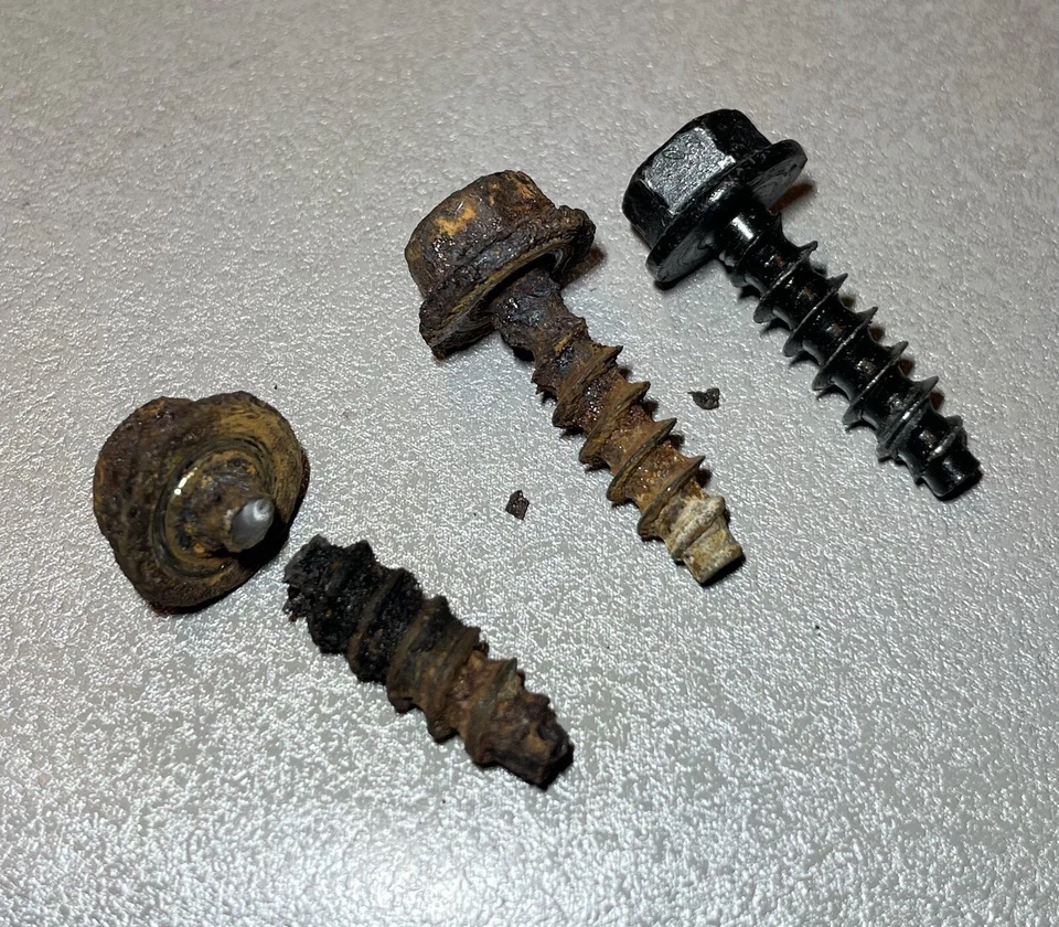 MG ZT 260 V8 & Rover 75 V8 MAF Sensor Adaptador Perno JUEGO de 4 PYP000260 MGR Foto 2 de 4