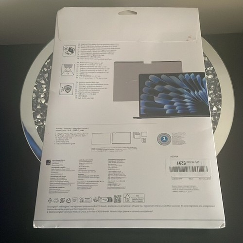Kensington Magpro Elite Magnetic privacy screens for MacBook Air 15 “ (M2,2023) - Photo 2/4