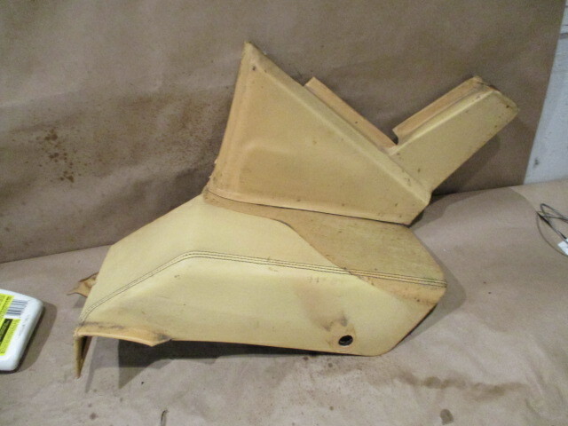 Ferrari Mondial QV - RH Rear Armrest - P/N 61232200