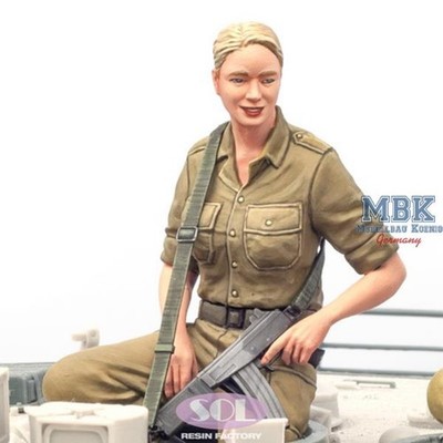 SOL MODEL SOL-MM830 IDF Female Tanker w/ Ponytail (3D Printed) (1:16)