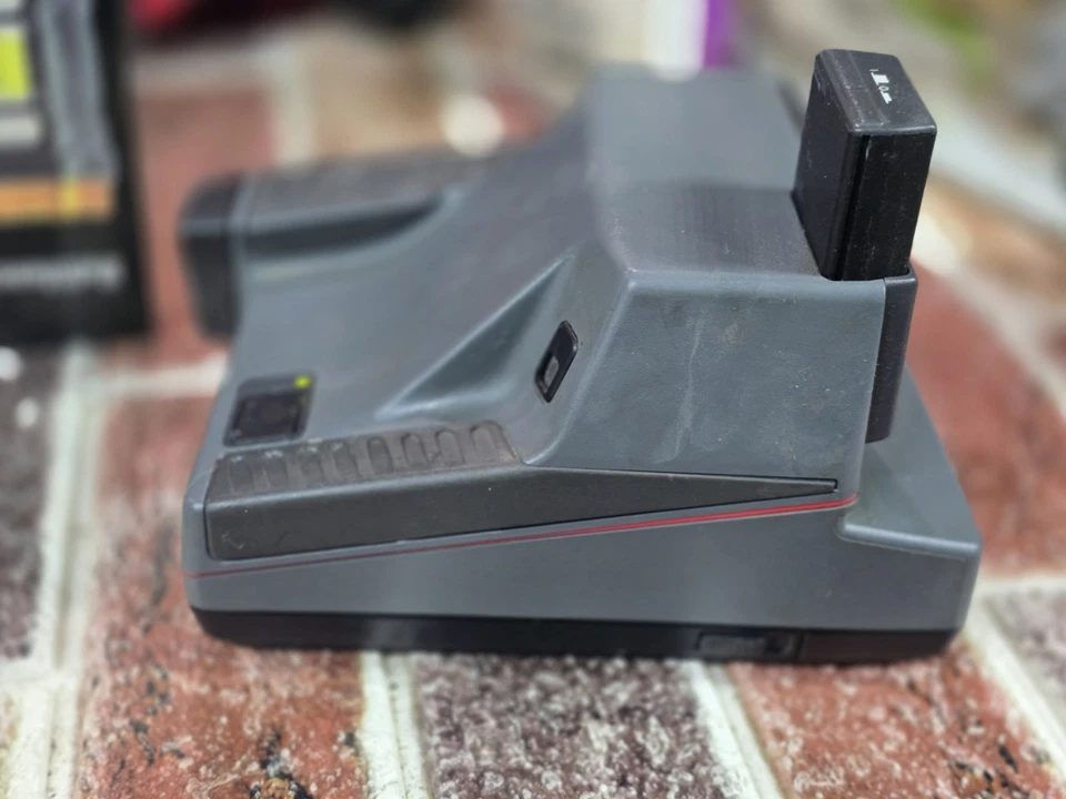 Vintage 80er Jahre Polaroid Impulse 600 Plus Sofortbildkamera funktionstüchtig - Bild 2 von 3