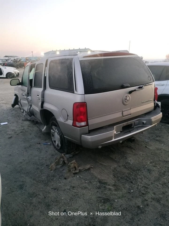 COOLANT RESERVOIR 15808715 2004-2006 CADILLAC ESCALADE Foto 4 de 4