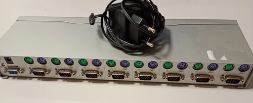 Switch commutateur KVM PS2 PS/2 VGA 8-ports Smartview + alimentation