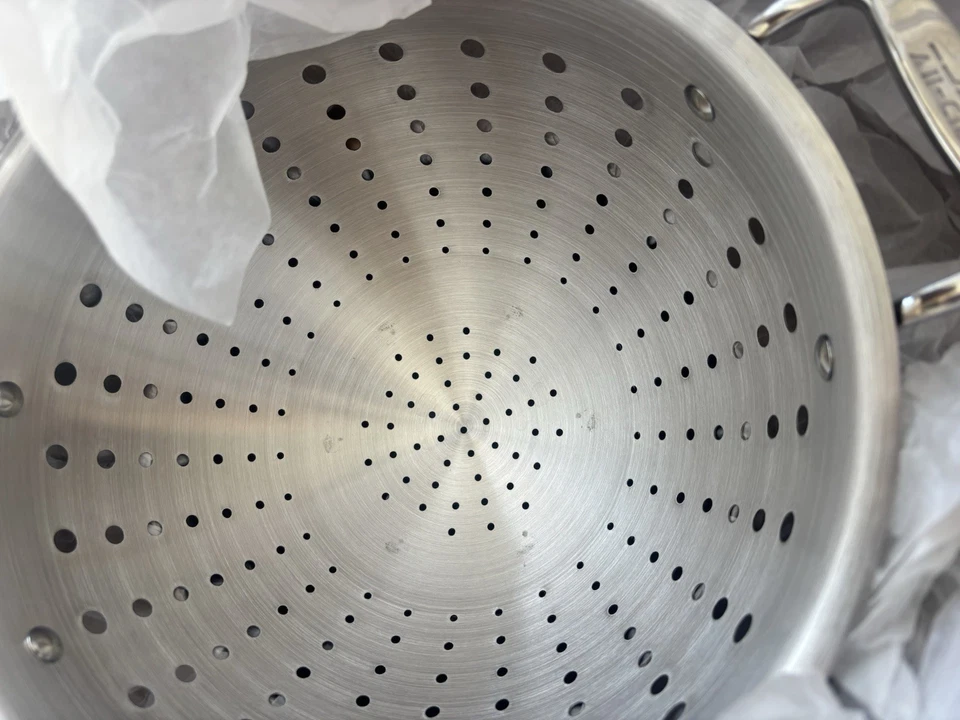 ALL-CLAD Classic Stainless Steel 5 Qt Colander Strainer - Image 3 of 3