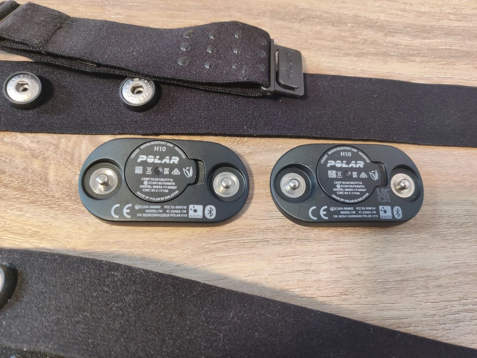 Monitores de frecuencia cardíaca con correa para pecho Polar H10. 2 correas negras Foto 4 de 4