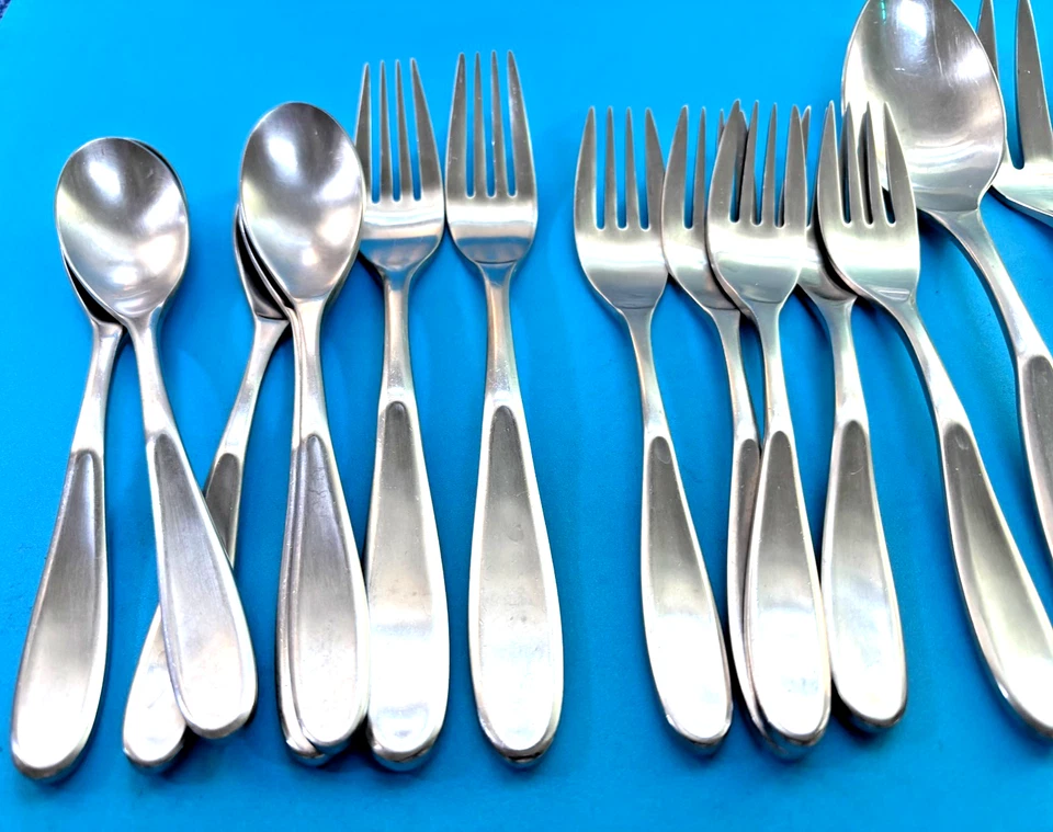 Lote de 27 cucharas tenedores cuchillos DUNE by Splendide de acero inoxidable satinado Foto 2 de 4