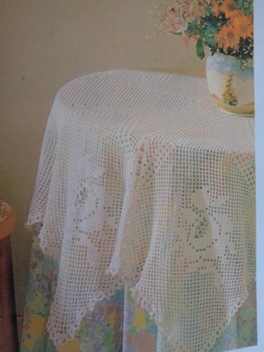 CLASSIC CROCHET MAGAZINE - 27 GREAT PATTERNS - ACCESSORIES & DOILYS - Picture 9 of 10