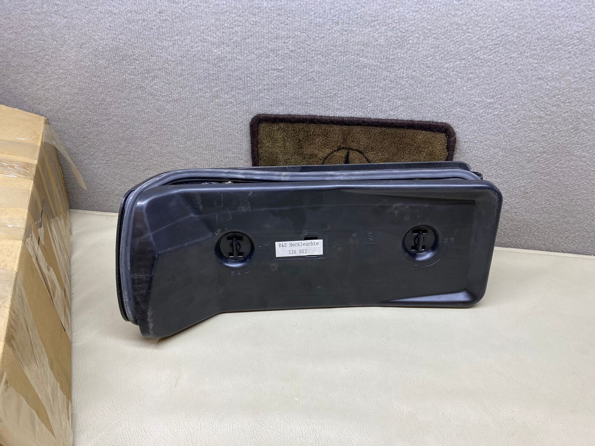 【最終sale】廃盤unico購入　MERCROSテーブルライト Mercedes Benz ULO W126 C126 Tail Light Rear Lamp Right A1268200864