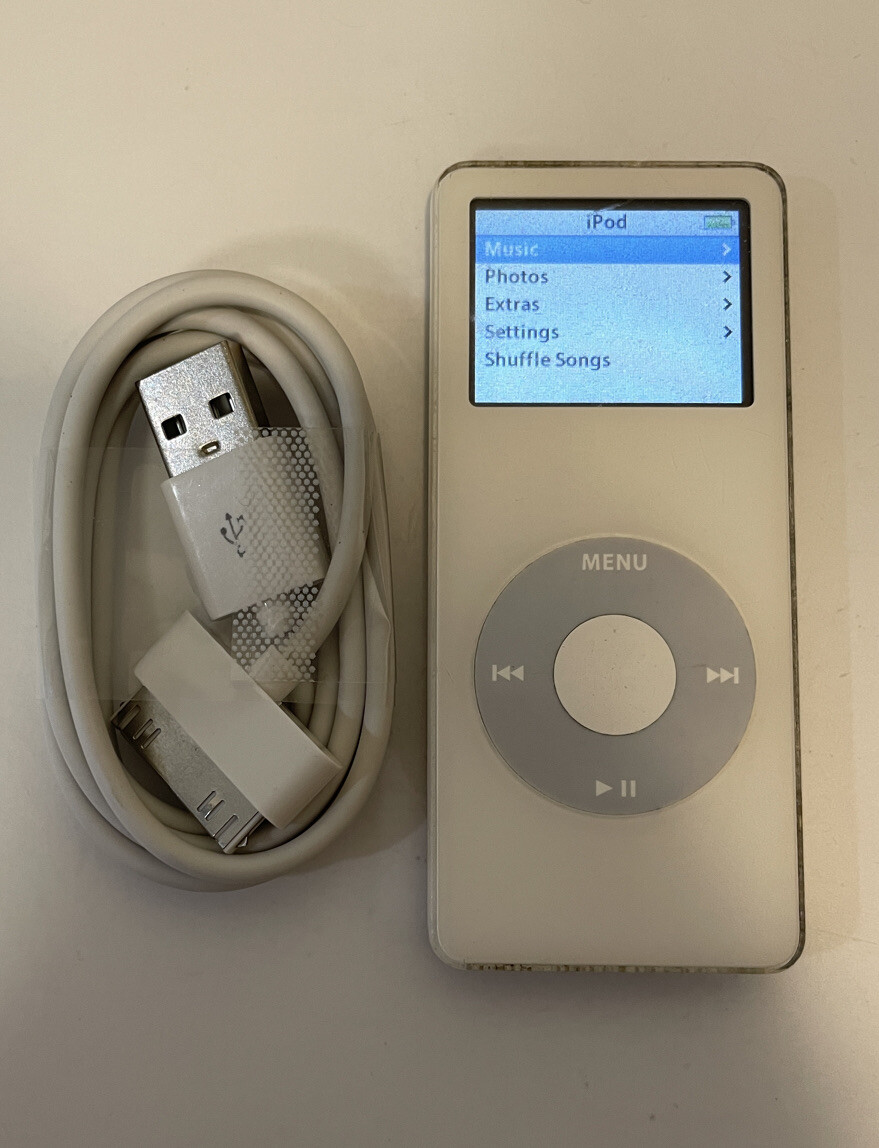 Apple iPod nano 1st Generation White (2 GB) Works Great
