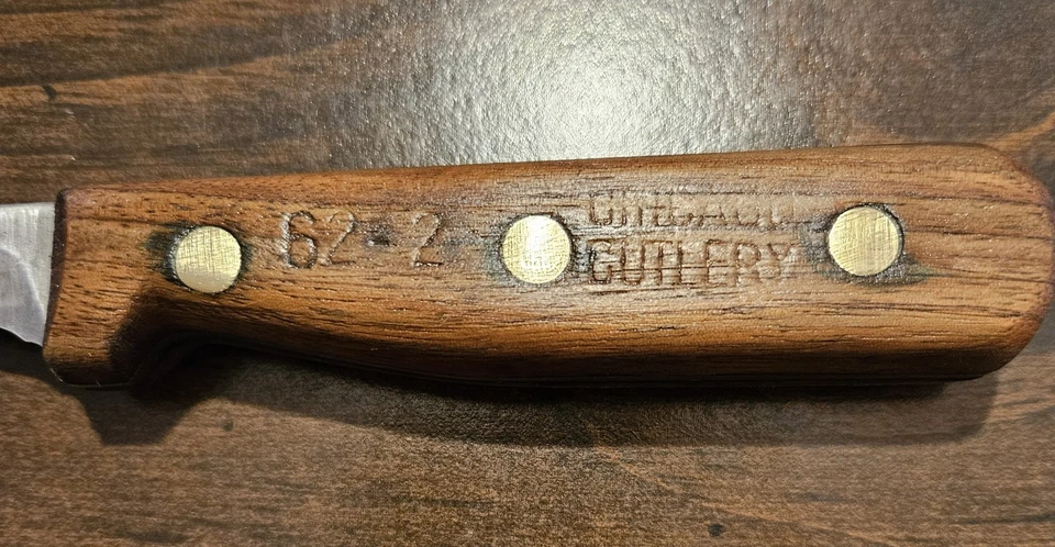 Cuchillo deshuesador de acero al carbono Chicago Cutlery 62-2 restaurado de colección con fotos anteriores  Foto 2 de 4