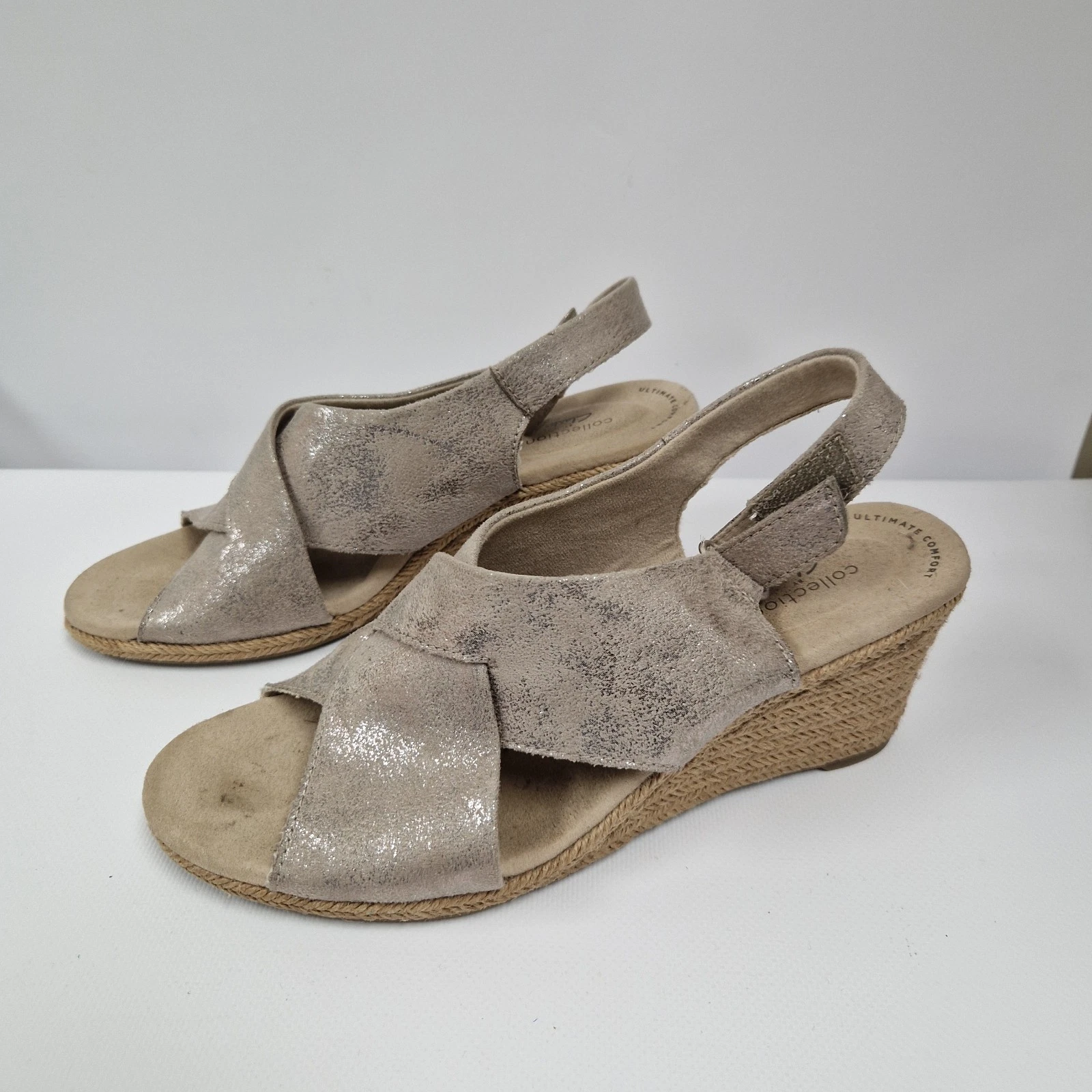 Sandali Clarks UK 7 slingback zeppa tacco Lafley Alaine beige argento rafia
