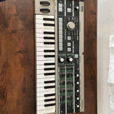 KORG microKORG 37 Keys Analog Modeling Synthesizer with Condenser Microphone