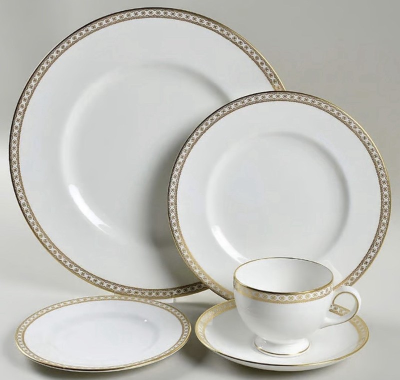Wedgwood GOLD ULANDER Bone China - SET OF 8 - 5 Piece Place Setting