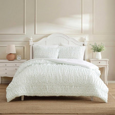 Laura Ashley - Queen Comforter Set, Soft Reversible Bedding with Matching Pill