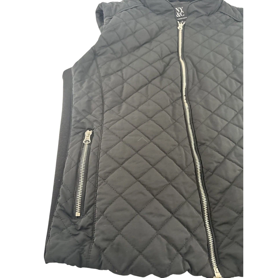 Black Puffer Vest Woman Size XL Full Zip Collared Quilted New York & Company  - Image 2 of 4