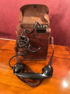 WW2 U.S. Army Signal Corps EE 8 B Field Telephone w/Leather Case 1943 WWII Era