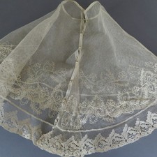 Ancienne délicate cape brodée main + dentelle irlandaise LIMERICK * avec provenance