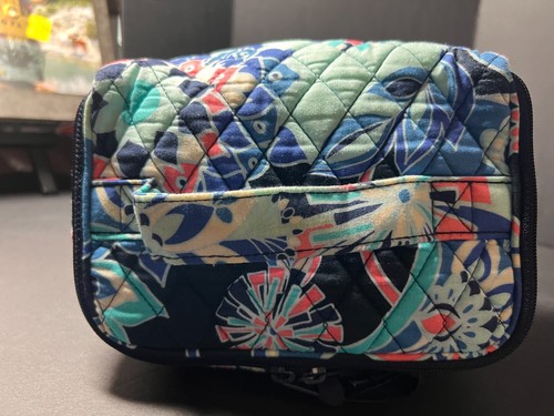 "USED"Vera Bradley-Train Case-Lotus Flower Swirl-Great for Cosmetic/Jewelry Case - Picture 5 of 7