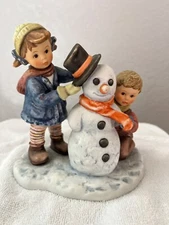 Crowning Touch 1999 Goebel Berta Hummel Figure BH 82 - MINT