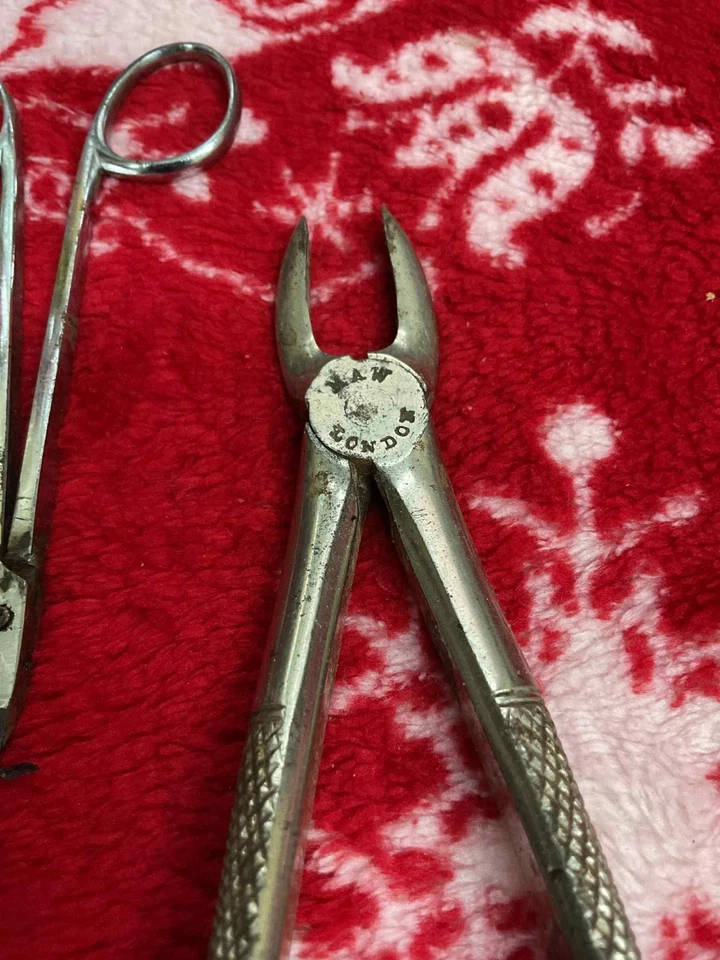 Joblot Of Antique And Vintage Medical And Surgical Instruments Inc MAW & HAMBLIN - Image 2 of 4