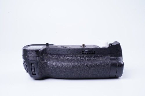 Nikon MB-D18 Multi-Power Battery Pack for D850 from Japan #2660A - Picture 2 of 13