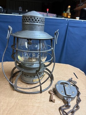 Lehigh Valley RR Signal Lamp & Lantern - Lantern w/ LVRR Slaymaker Lock & Chain