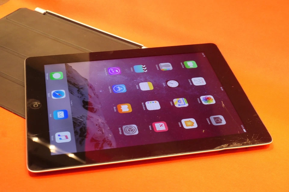 Apple iPad 4th Gen Cracked Screen Works MD511B/A 32GB WiFi 9.7 Space Grey A1458 - Image 4 of 4