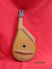 Petite BANDURIA UKRAINIENNEà 11 cordes  portant étiquette L6p50