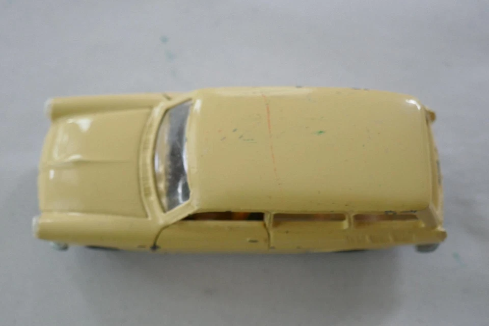 Литая винтажная модель автомобиля Politoys Volkswagen 1600 - Изображение 2 из 4