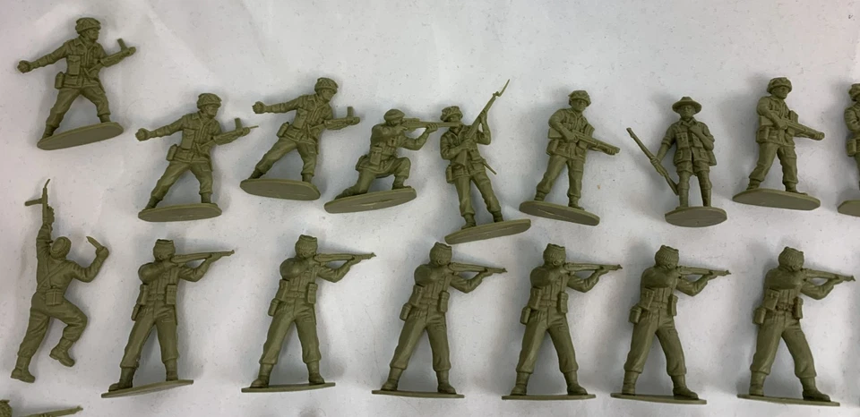 Airfix 1:32 WWII Soldaten 151 Stück US Briten Australier Modell Figuren Konvolut - Bild 2 von 4