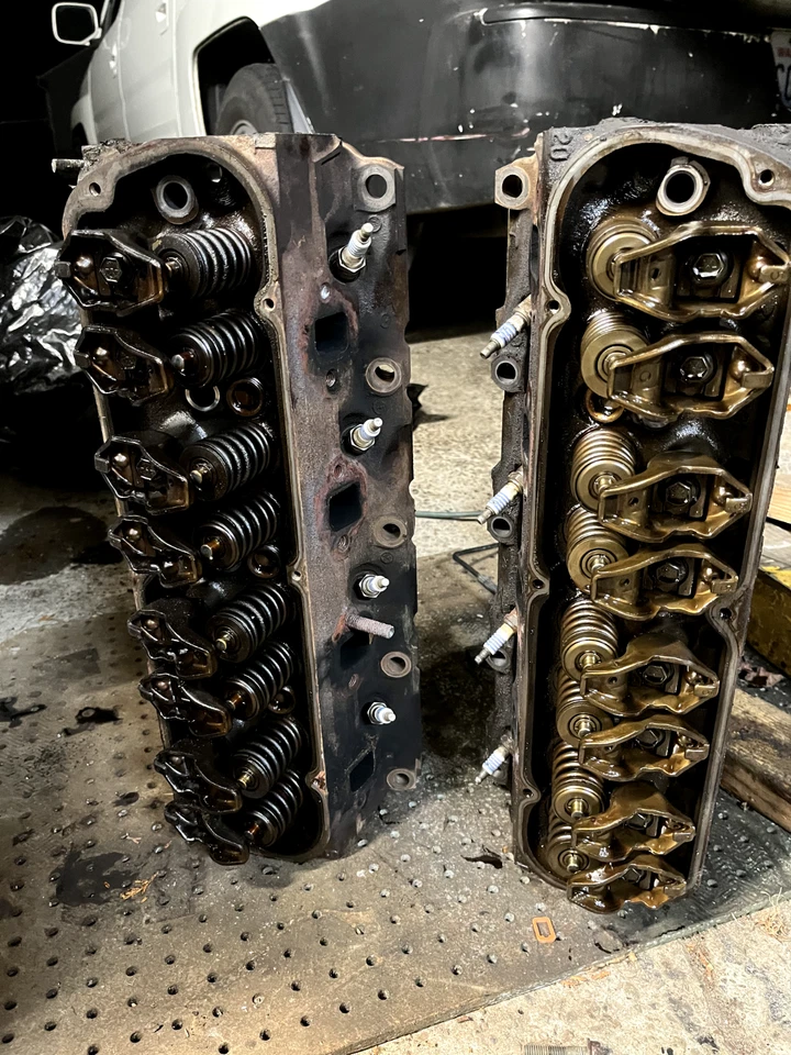 ÚNICO - 5,8 L 351 W FORD BRONCO CAMIÓN CULATAS 1986-1997 E7TE F-150 F-250 Foto 2 de 4