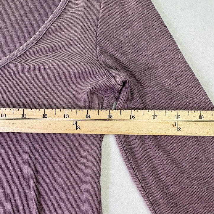 Universal Thread Women's Medium Ribbed Henley Sco… - image 3